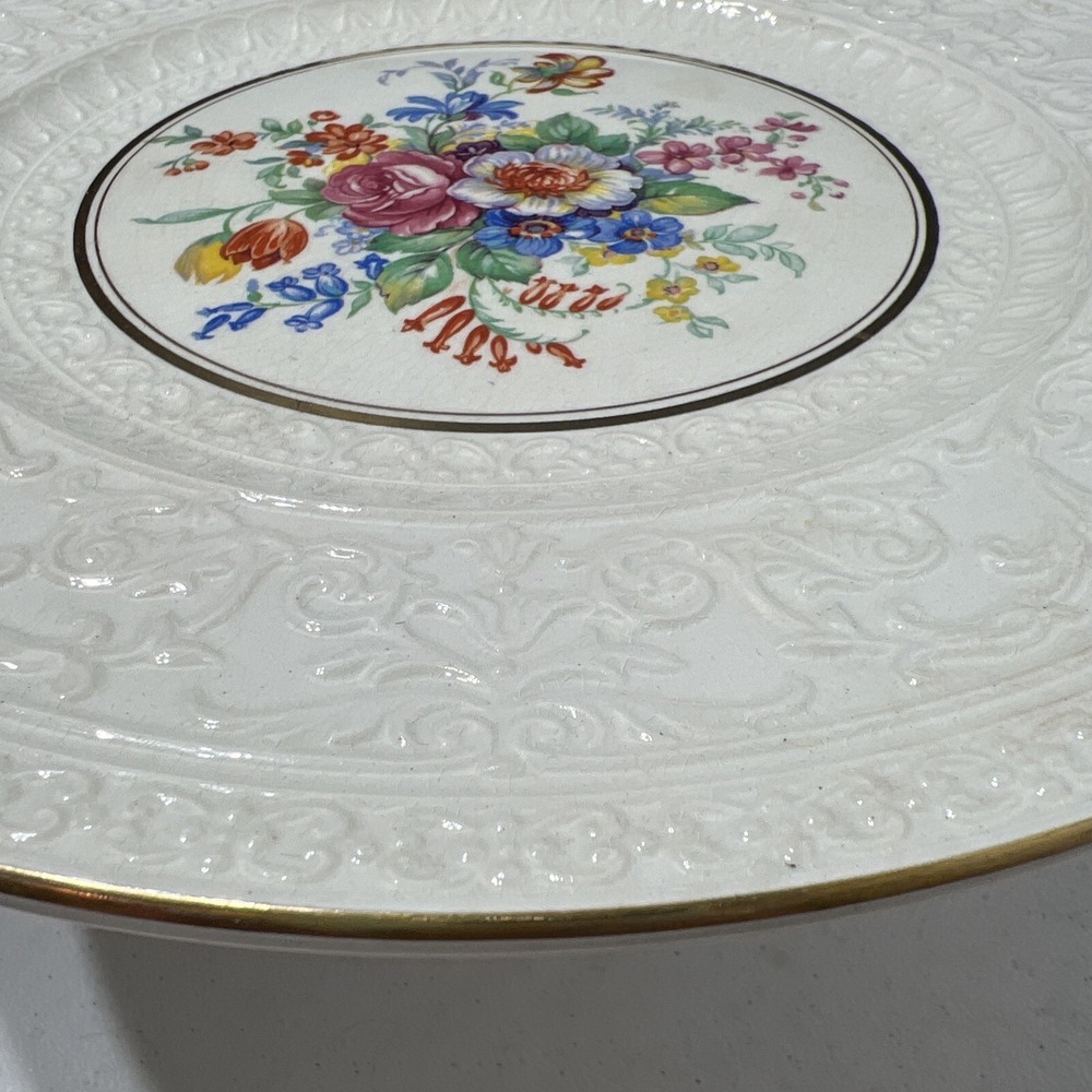 Wedgwood England Embossed Ivory Porcelain Floral Dinner Plate Gold Trim 11" - Picture 5 of 10
